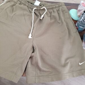 Nike Mens XL Dri-fit Men's Shorts Olive Green. XL